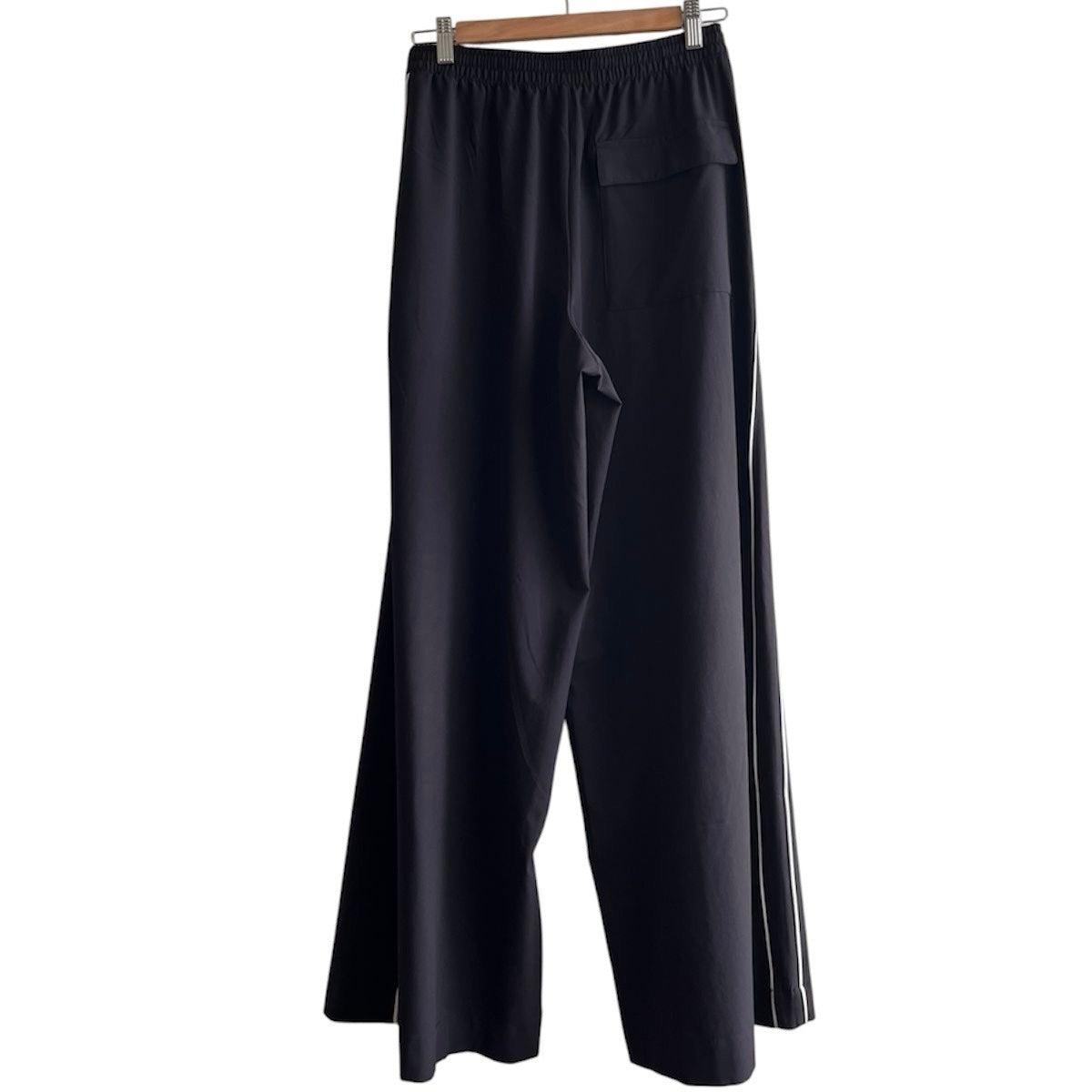 Pantalón negro y rayas blancas Oysho - Talla S