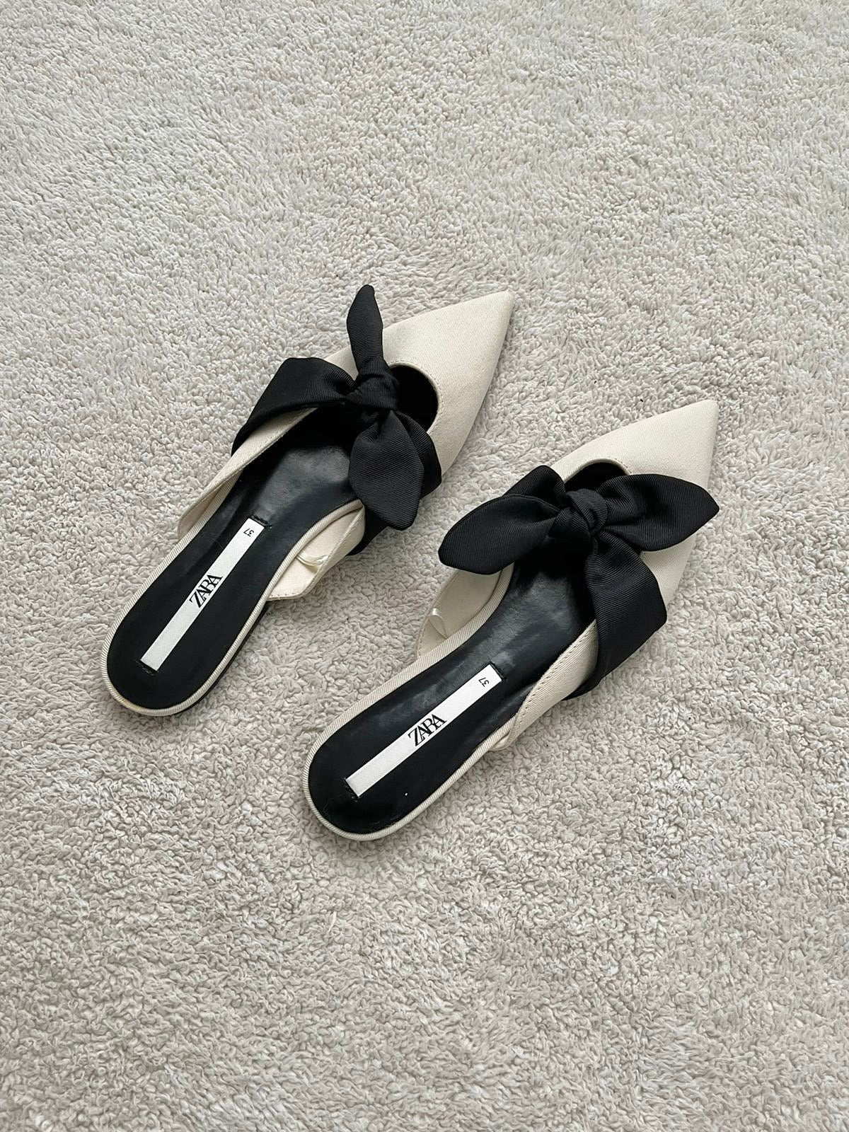 Zapatos blanco y negro con lazo Zara - Talla 37