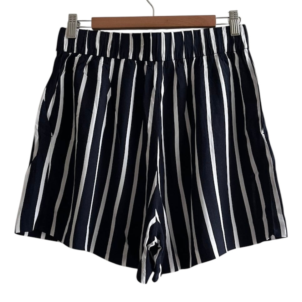 Short rayas blanco y negro H&M - Talla 30