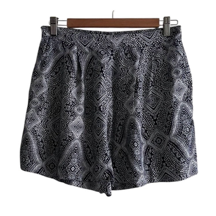 Short azul y blanco estampado H&M - Talla M