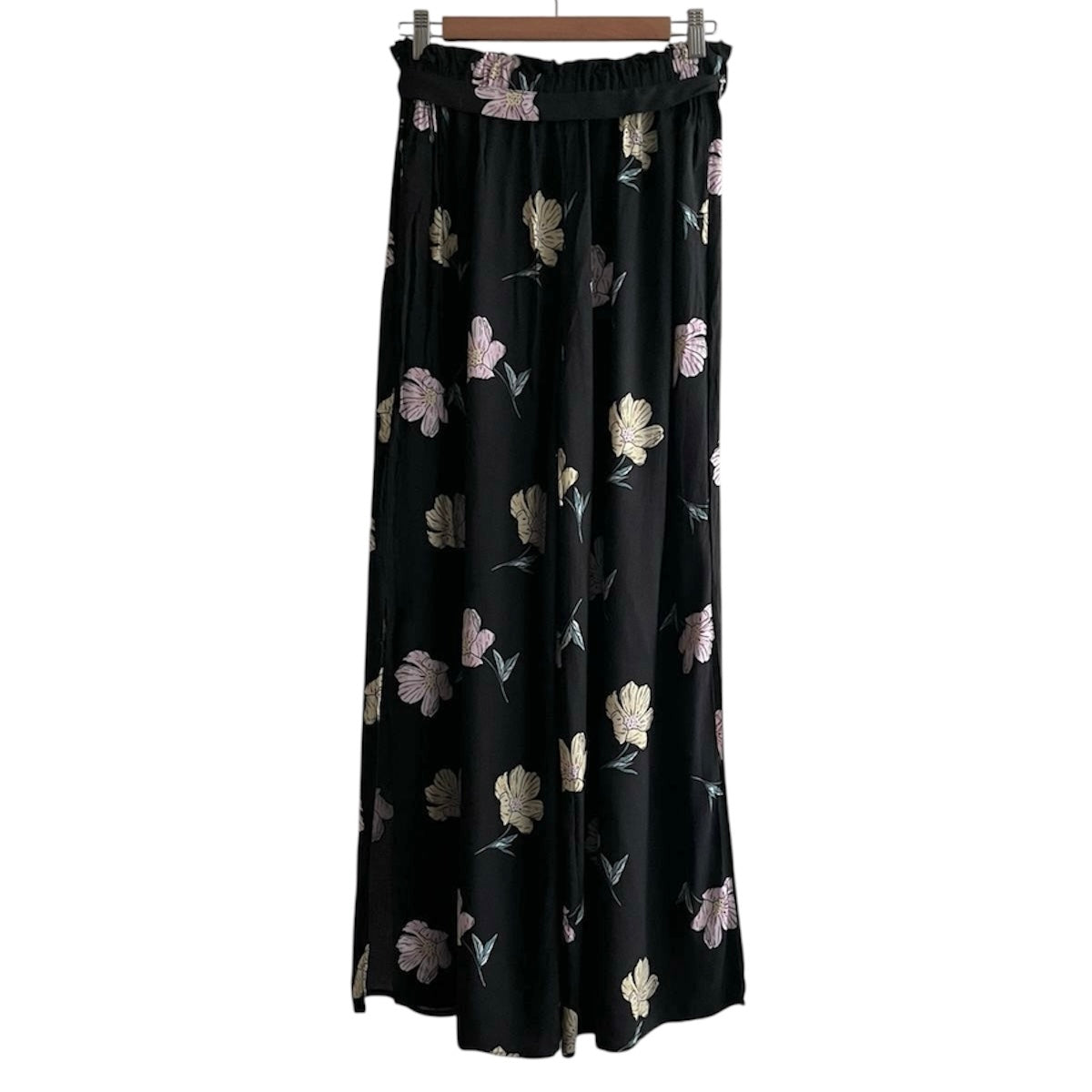 Pantalón negro palazo negro flores Opposite - Talla S