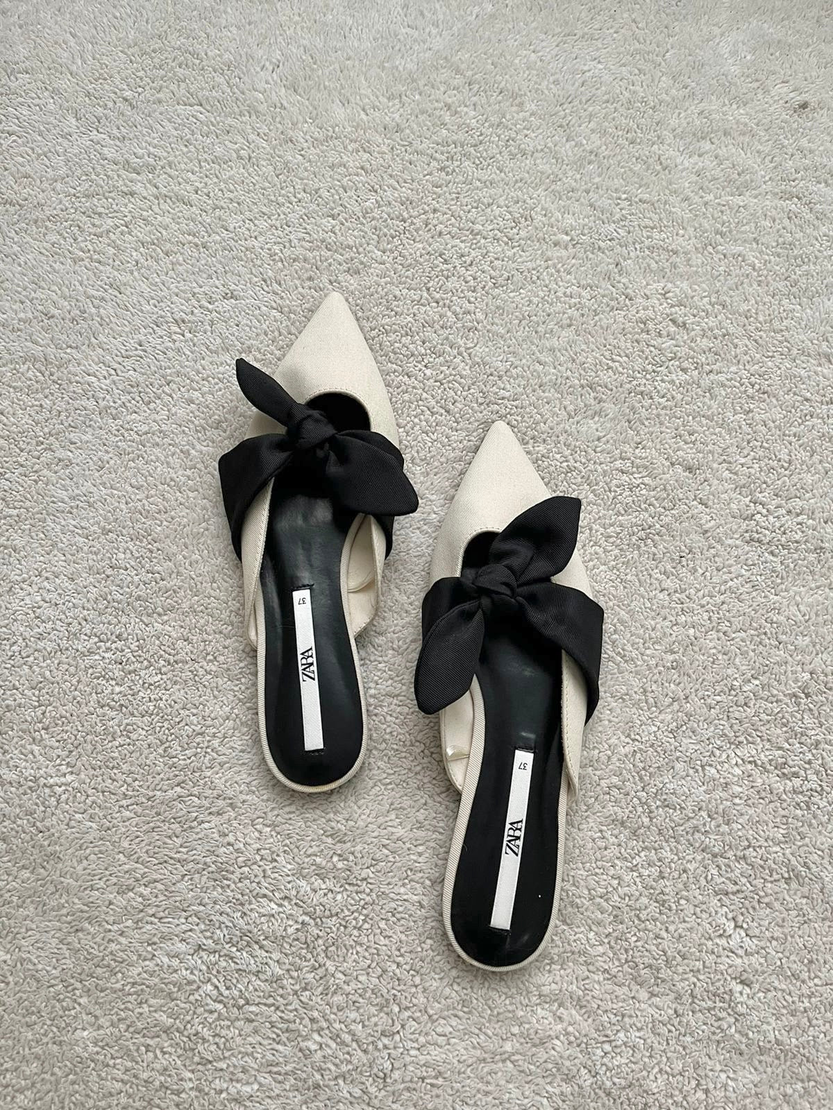 Zapatos blanco y negro con lazo Zara - Talla 37