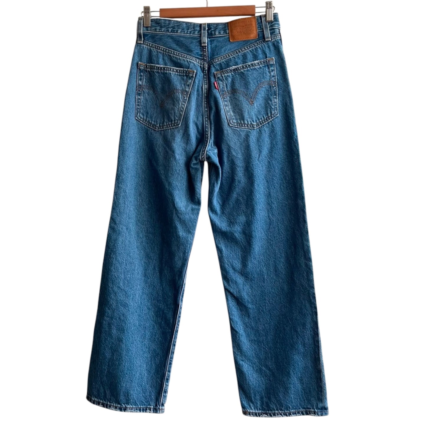 Jean azul rasgado rodilla Levis - Talla 27