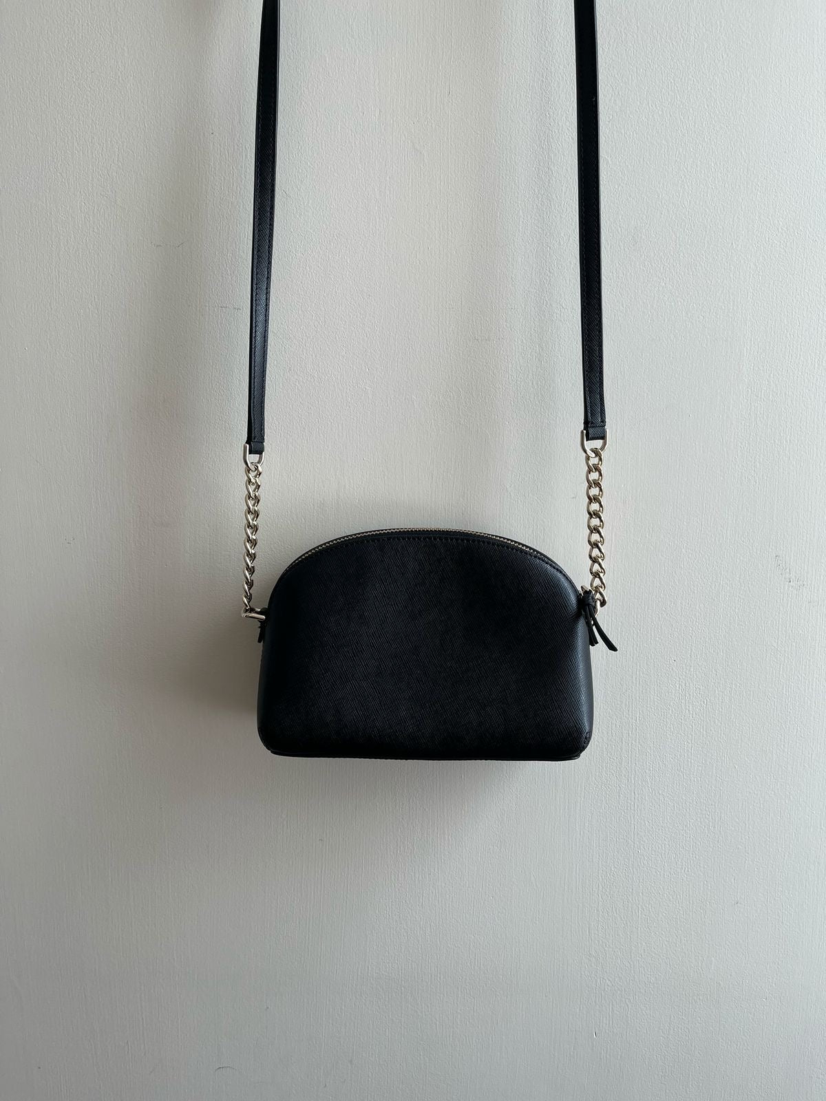 Cartera negra cross body Kate Spade