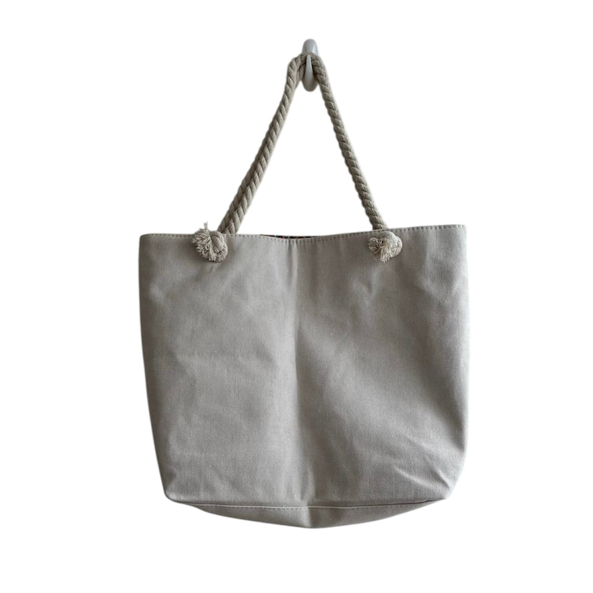Bolso estampado con etiqueta