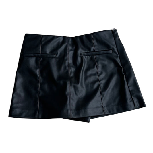 Falda short cuerina Zara - Talla S