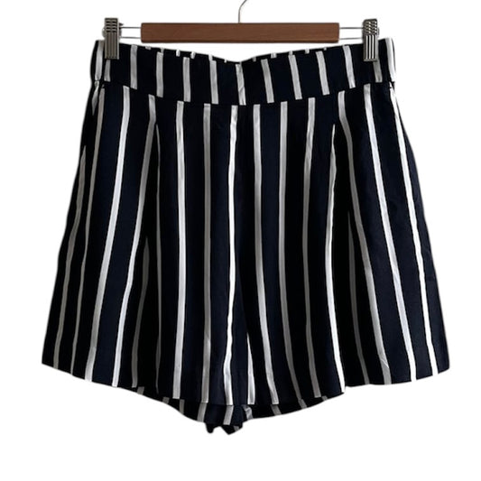 Short rayas blanco y negro H&M - Talla 30