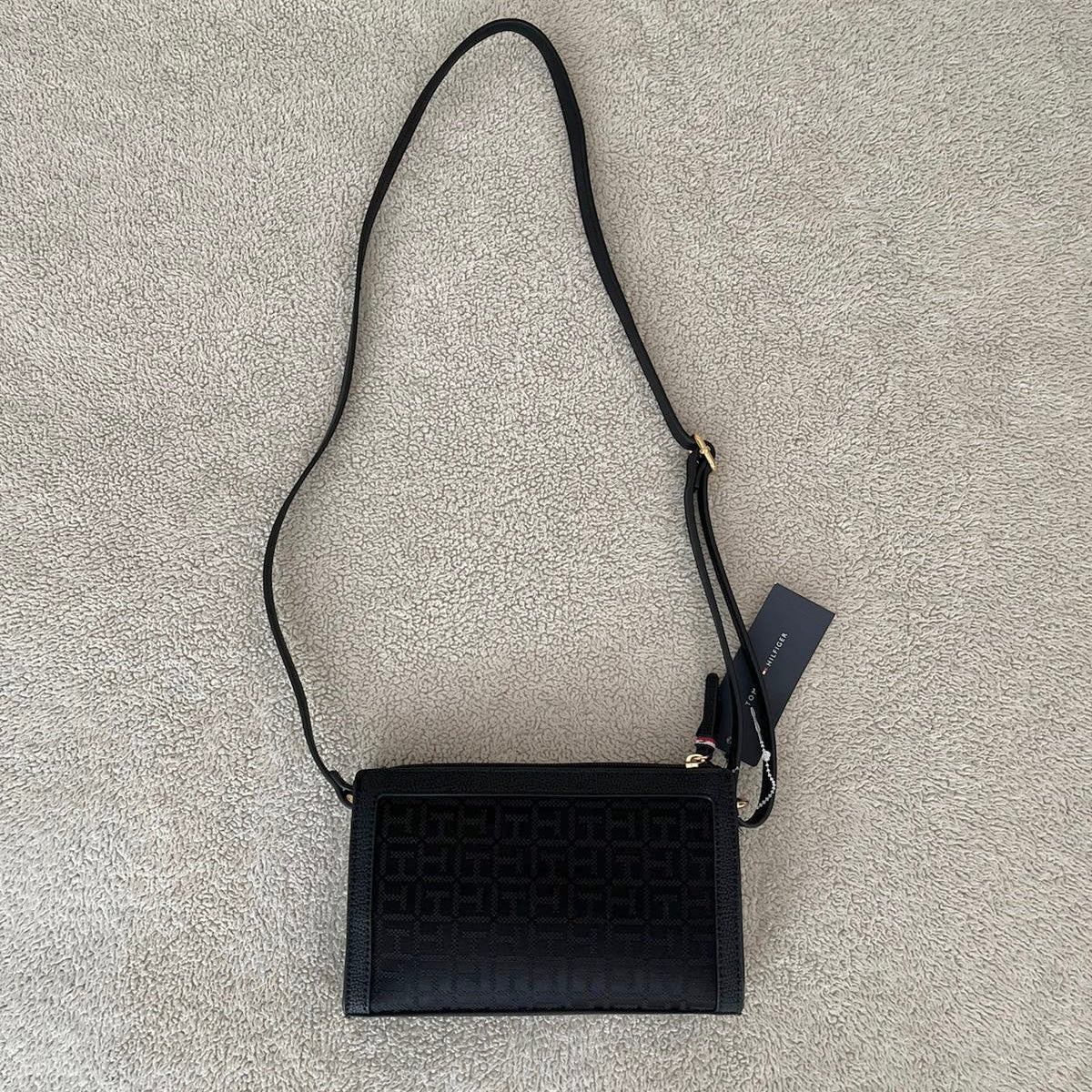 Cartera negra crossbody Tommy Hilfiger nueva con etiqueta