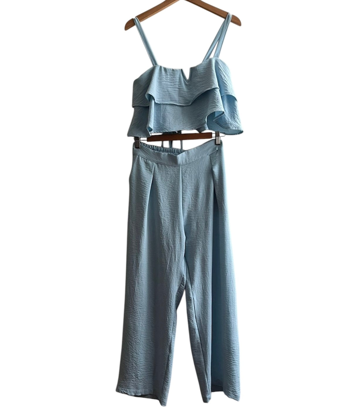 Conjunto top y pantalón celeste - Talla M