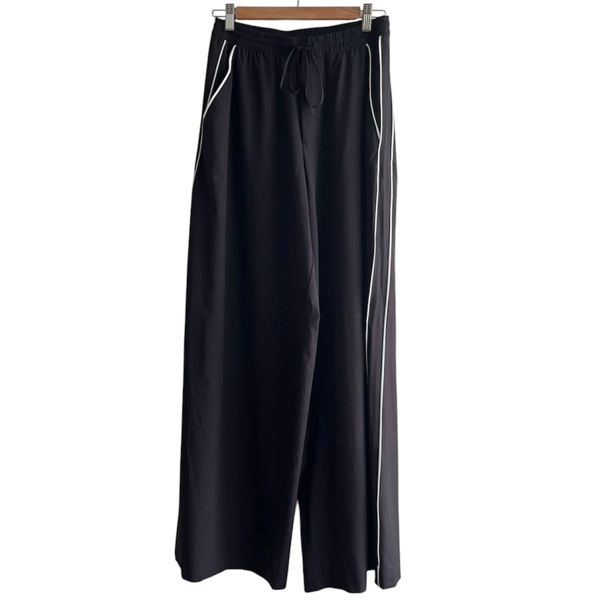 Pantalón negro y rayas blancas Oysho - Talla S