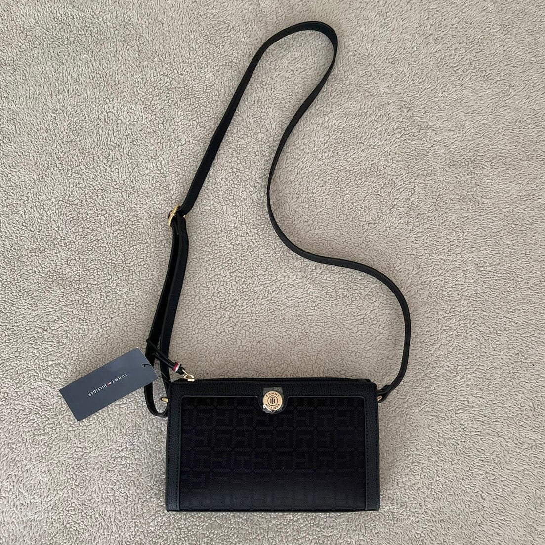 Cartera negra crossbody Tommy Hilfiger nueva con etiqueta