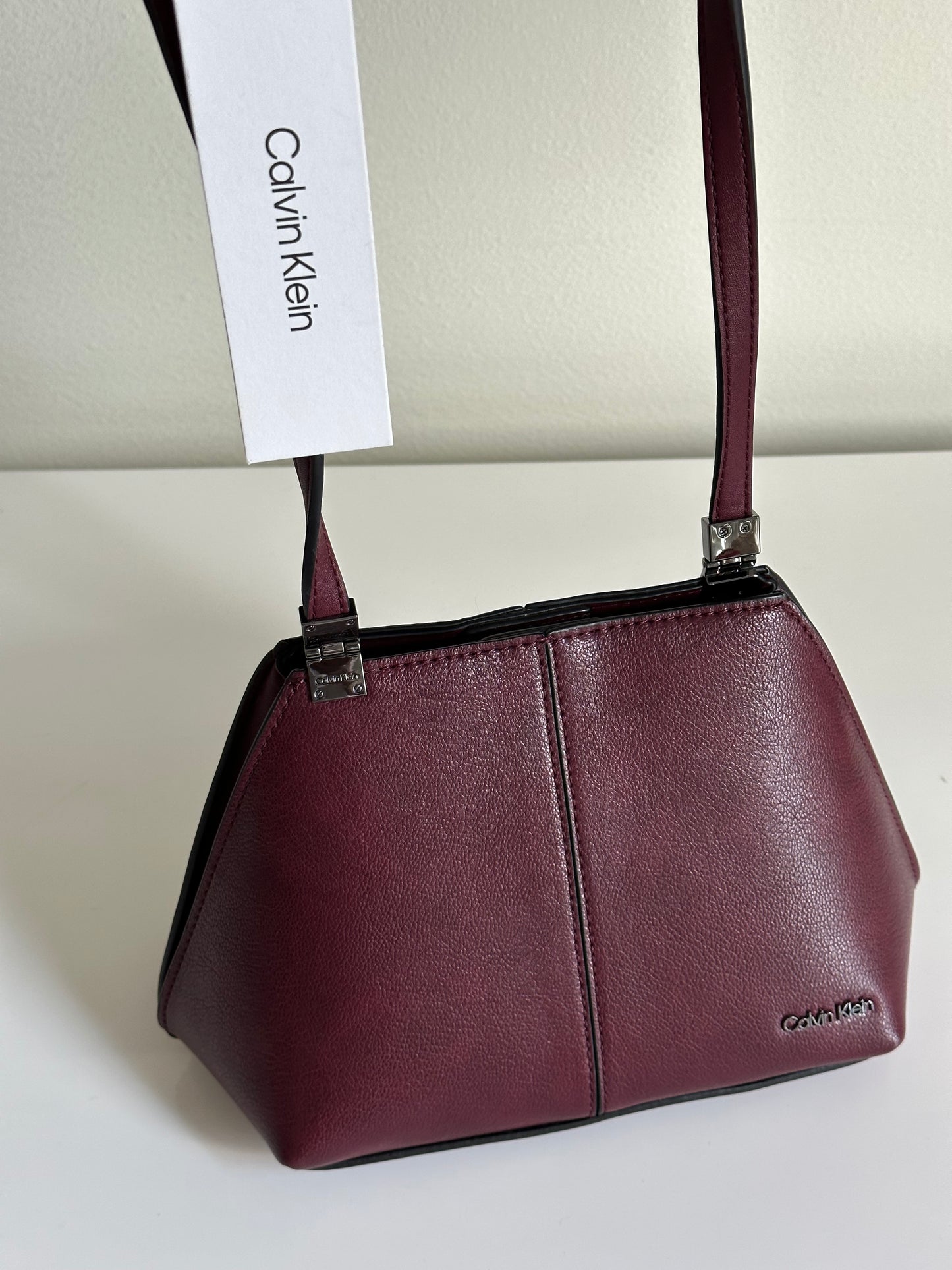 Cartera granate Calvin Klein nueva con etiqueta