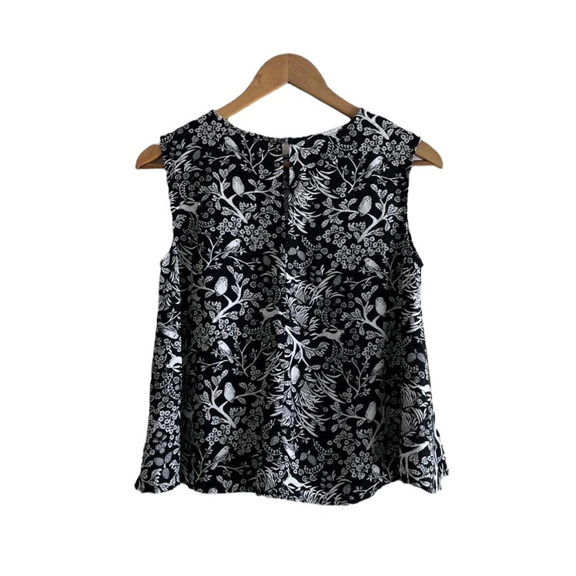 Blusa hojas negra y blanca Old Navy - Talla S