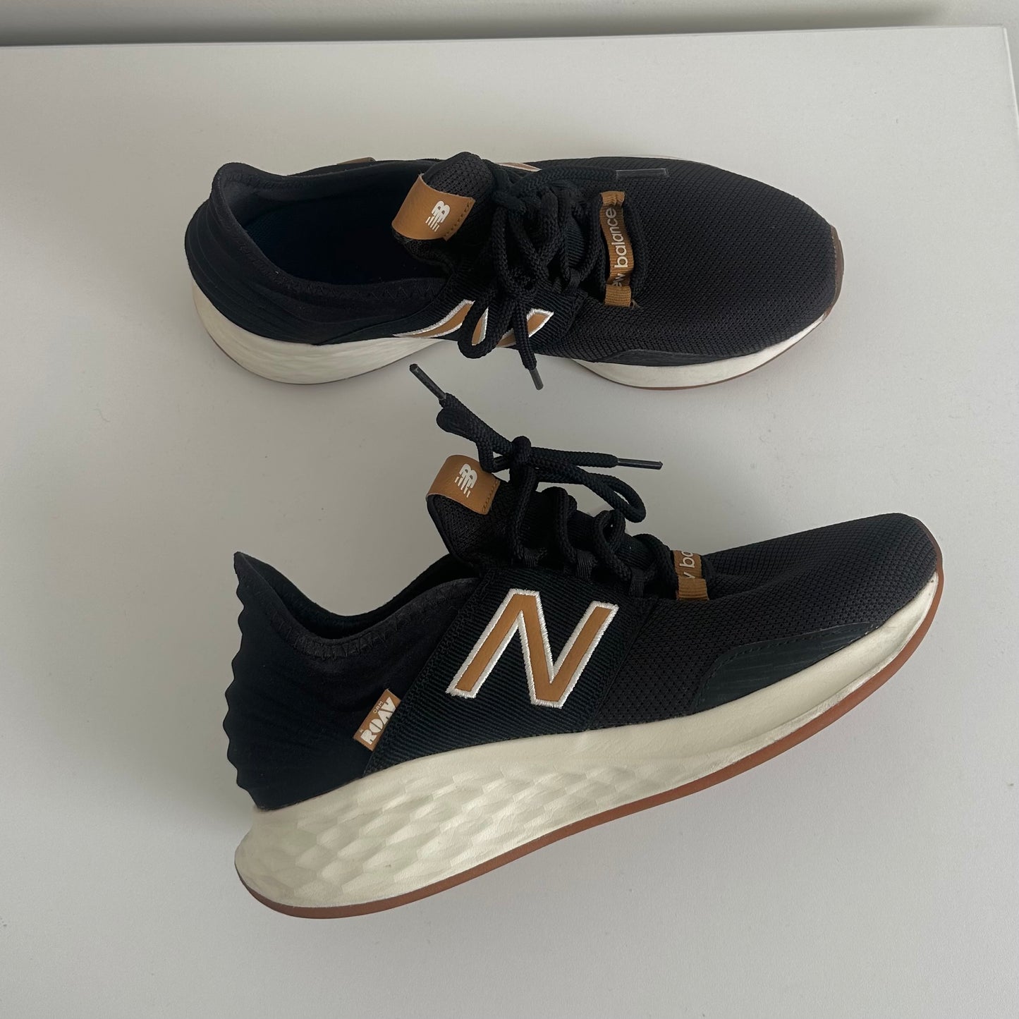 Zapatillas negras New Balance - Talla 40