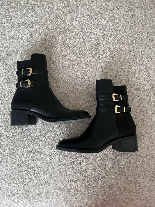 Bota negras hebilla dorada Zara - Talla 37