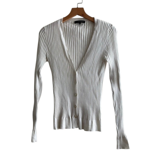 Chompa blanca cardigan Basement - Talla M