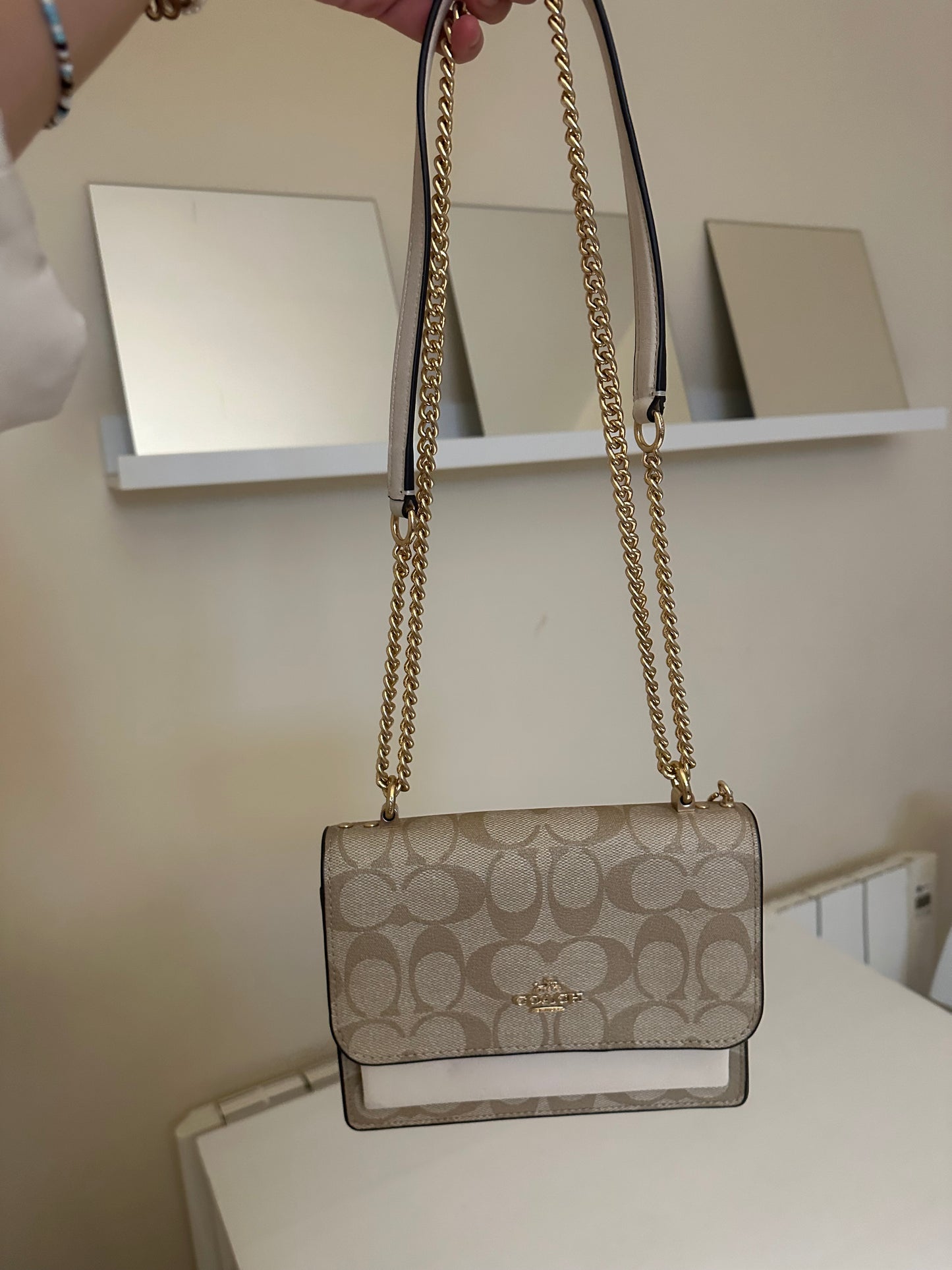 Cartera beige de cuero coach