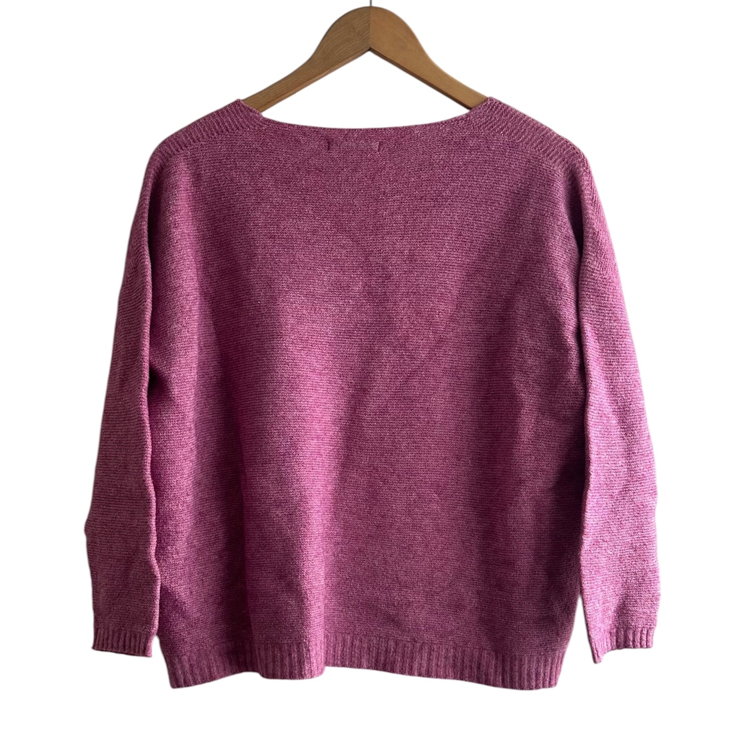 Chompa lavanda cuello V white one - Talla S