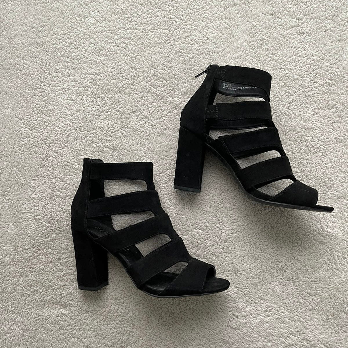 Tacos negros calados Steve Madden - Talla 35