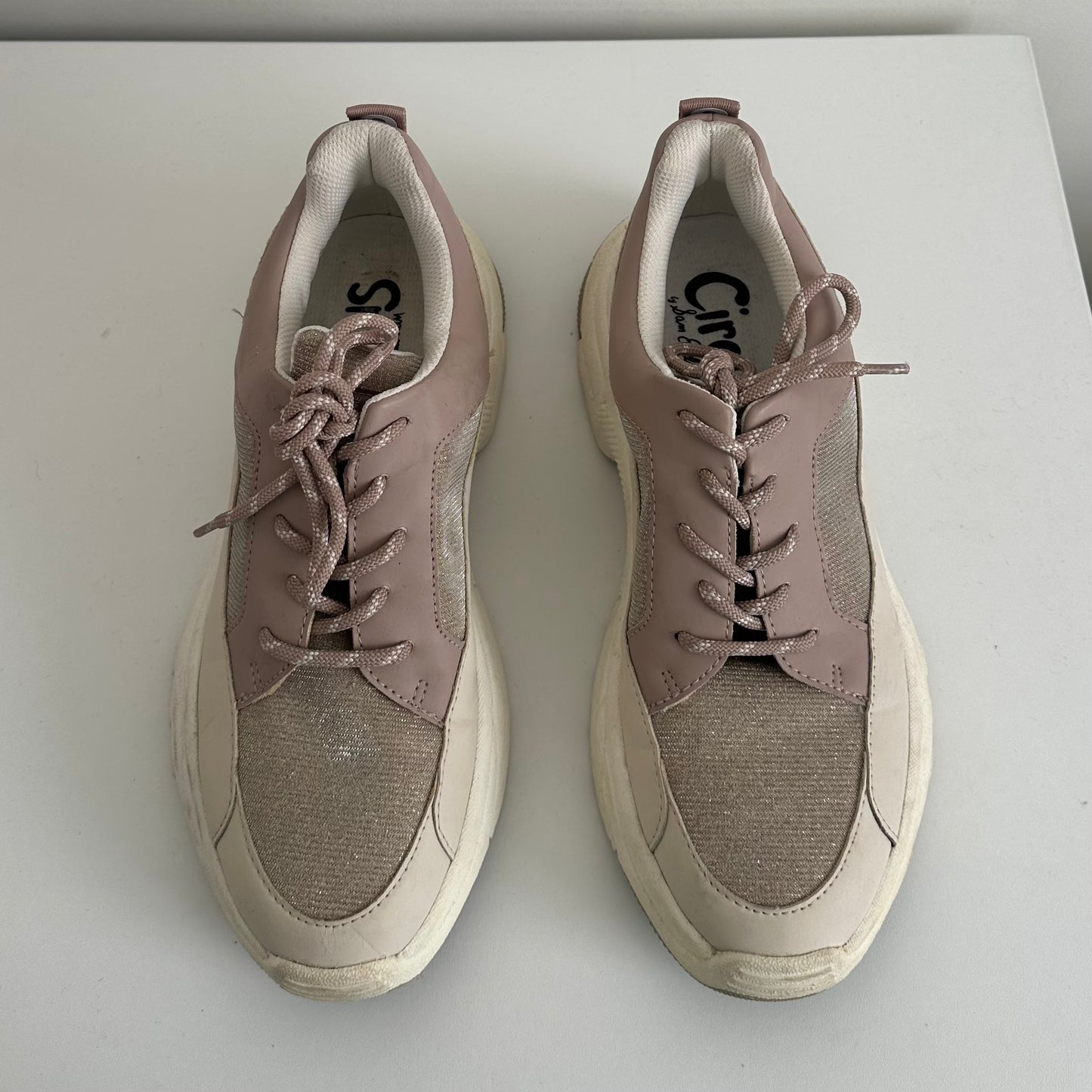 Zapatillas con plataforma blancas y rosadas - Talla 40