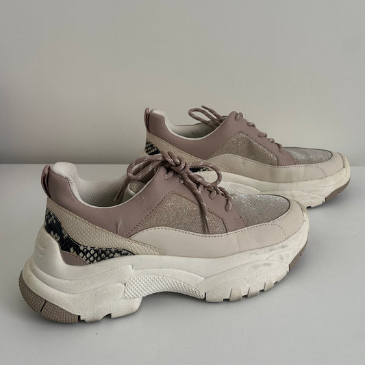 Zapatillas con plataforma blancas y rosadas - Talla 40
