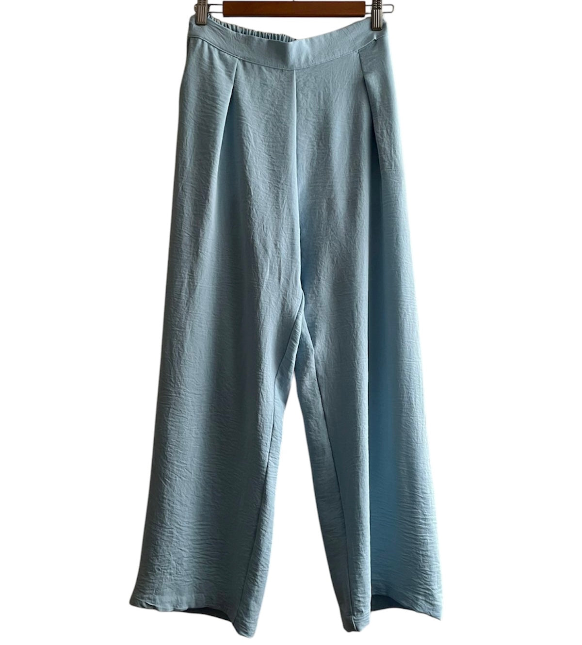 Conjunto top y pantalón celeste - Talla M